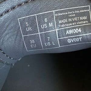 Dr. Marten AirWair short black leather shoes